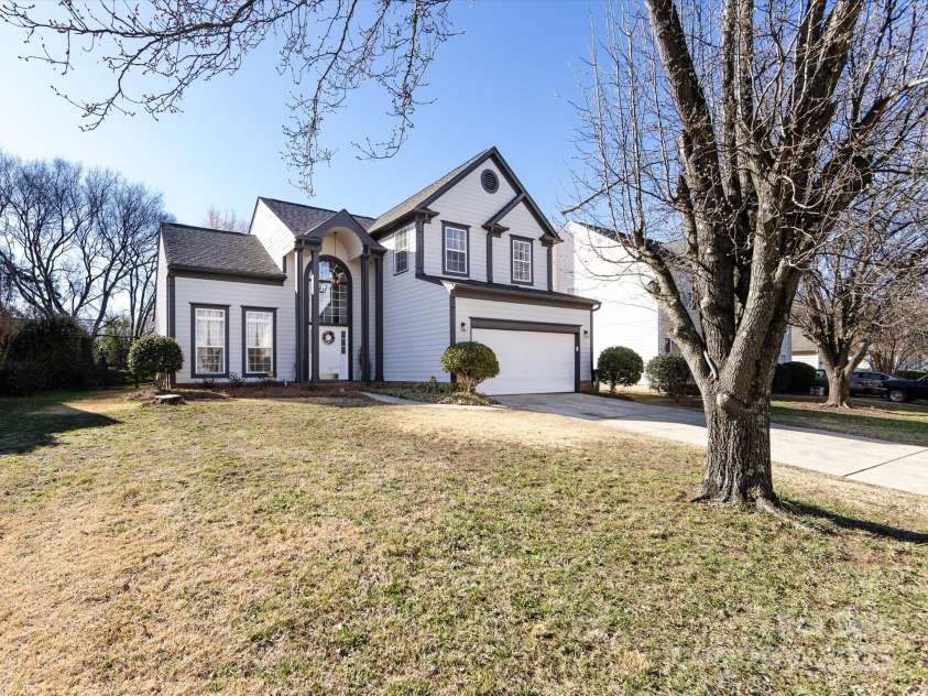 13807 Queenswater Lane, Charlotte, NC 28273.  MLS# CAR4225461, YatesRealty ID 2817. 