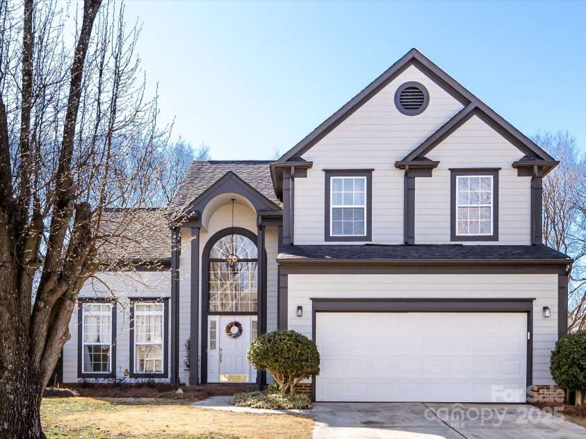 13807 Queenswater Lane, Charlotte, NC 28273.  MLS# CAR4225461, YatesRealty ID 2817. 