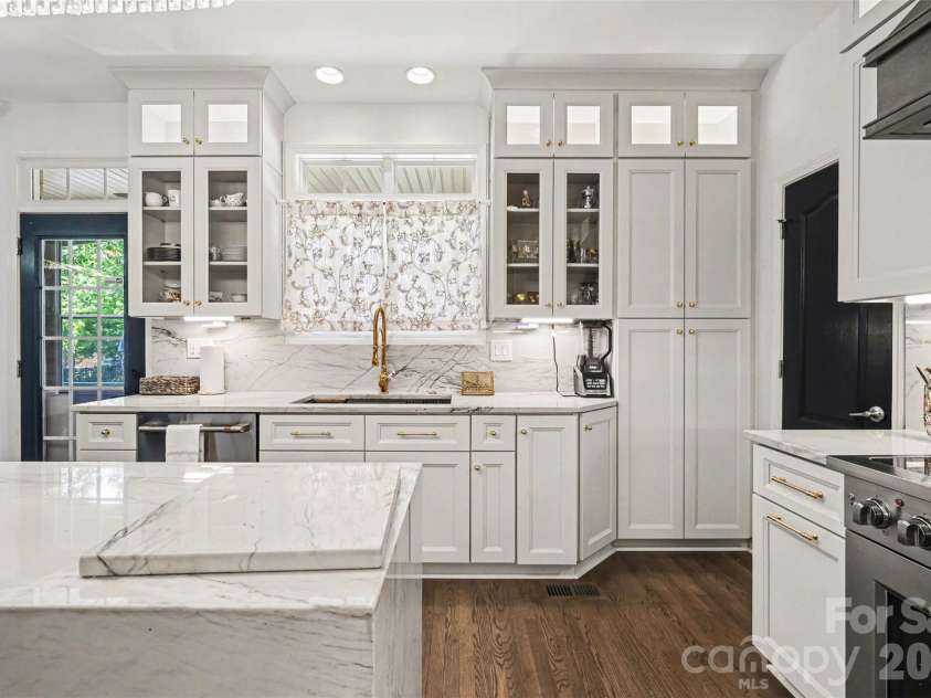 7233 Mcewen Place, Mint Hill, NC 28227.  MLS# CAR4372432, YatesRealty ID 28170. 