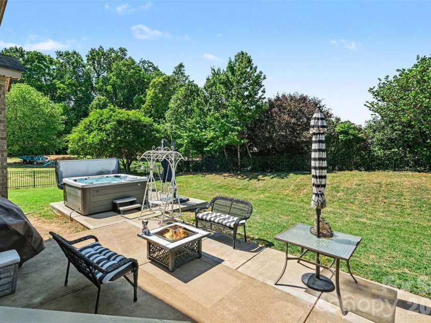 7233 Mcewen Place, Mint Hill, NC 28227.  MLS# CAR4372432, YatesRealty ID 28170. 