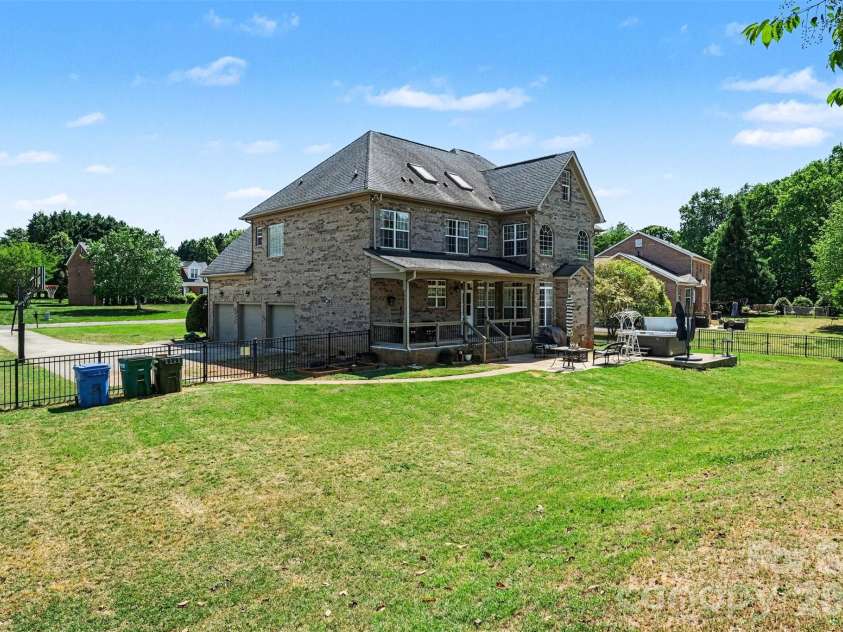 7233 Mcewen Place, Mint Hill, NC 28227.  MLS# CAR4372432, YatesRealty ID 28170. 