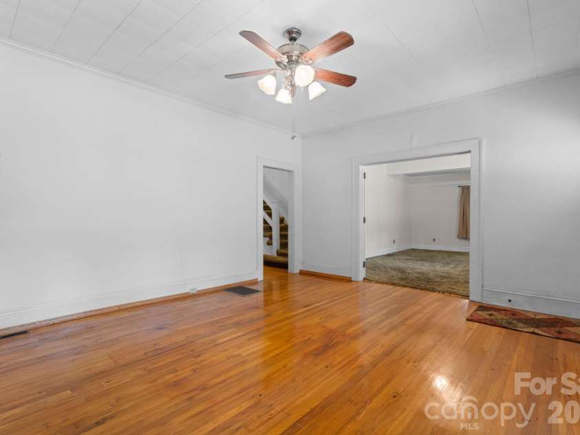 207 Main Street, Maiden, NC 28650.  MLS# CAR4378562, YatesRealty ID 28171. 