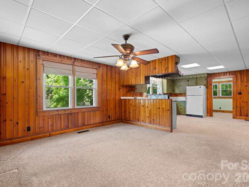 207 Main Street, Maiden, NC 28650.  MLS# CAR4378562, YatesRealty ID 28171. 