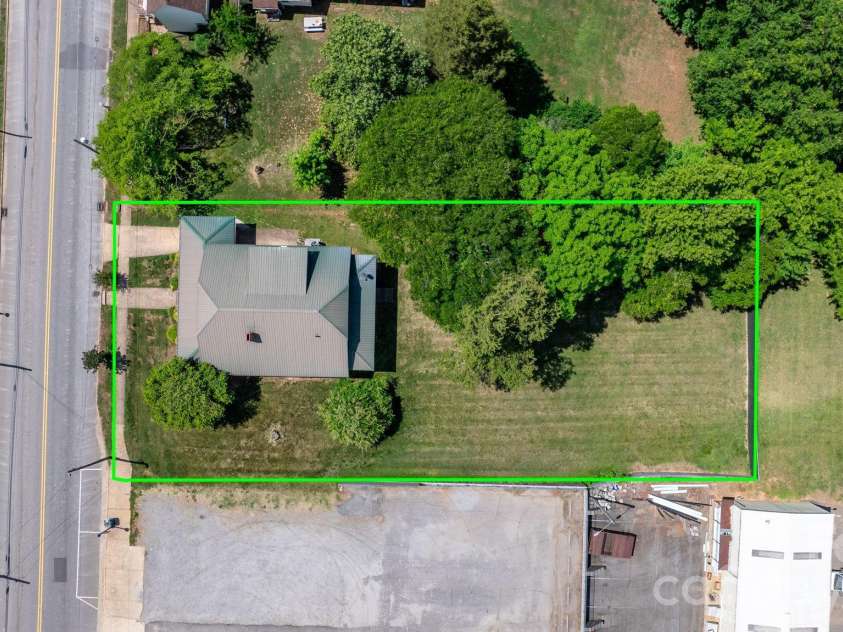 207 Main Street, Maiden, NC 28650.  MLS# CAR4378562, YatesRealty ID 28171. 