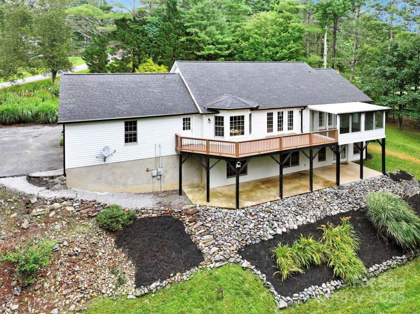 21 Moriah Lane, Asheville, NC 28803.  MLS# CAR4277653, YatesRealty ID 28171. 