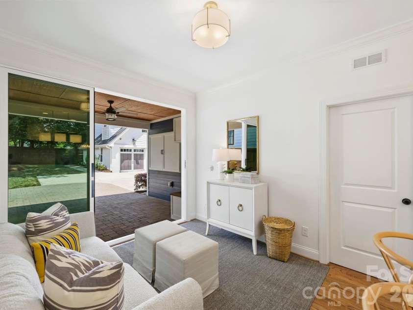 3039 Florida Avenue, Charlotte, NC 28205.  MLS# CAR4378723, YatesRealty ID 28172. 