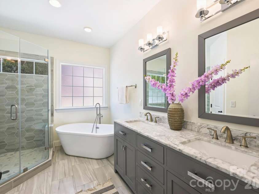 3039 Florida Avenue, Charlotte, NC 28205.  MLS# CAR4378723, YatesRealty ID 28172. 
