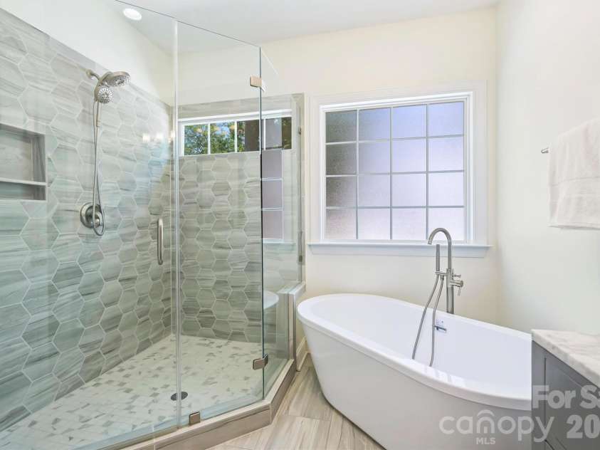 3039 Florida Avenue, Charlotte, NC 28205.  MLS# CAR4378723, YatesRealty ID 28172. 