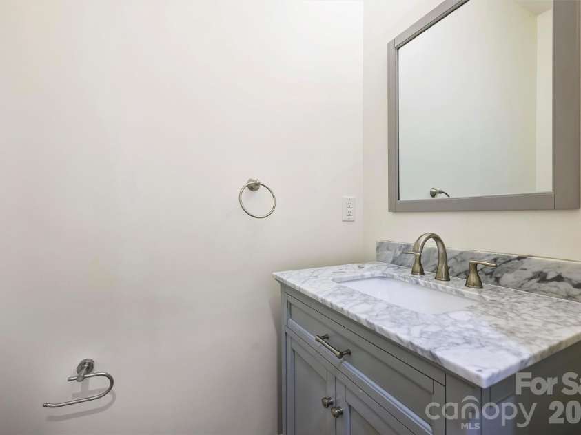 3039 Florida Avenue, Charlotte, NC 28205.  MLS# CAR4378723, YatesRealty ID 28172. 
