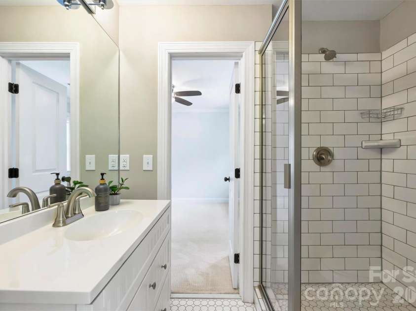 3039 Florida Avenue, Charlotte, NC 28205.  MLS# CAR4378723, YatesRealty ID 28172. 
