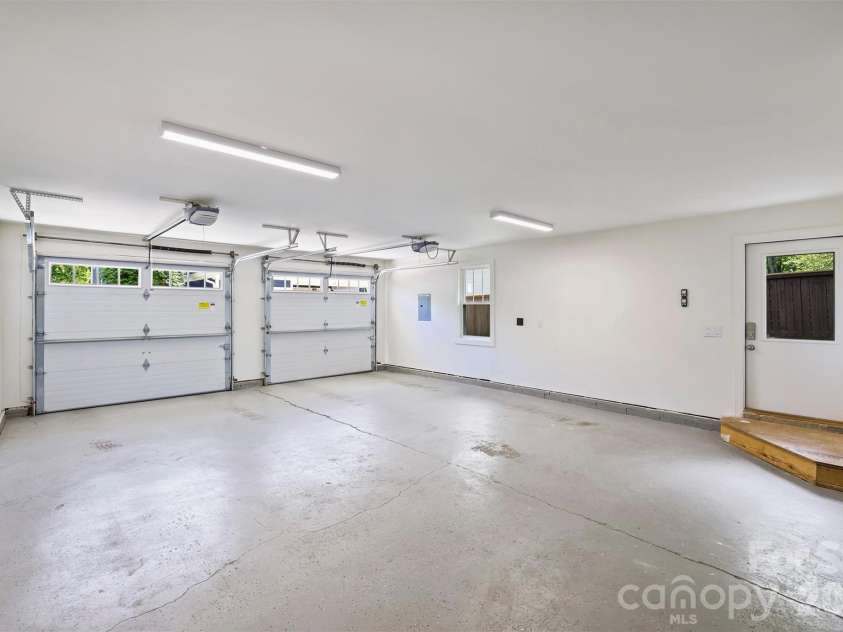 3039 Florida Avenue, Charlotte, NC 28205.  MLS# CAR4378723, YatesRealty ID 28172. 