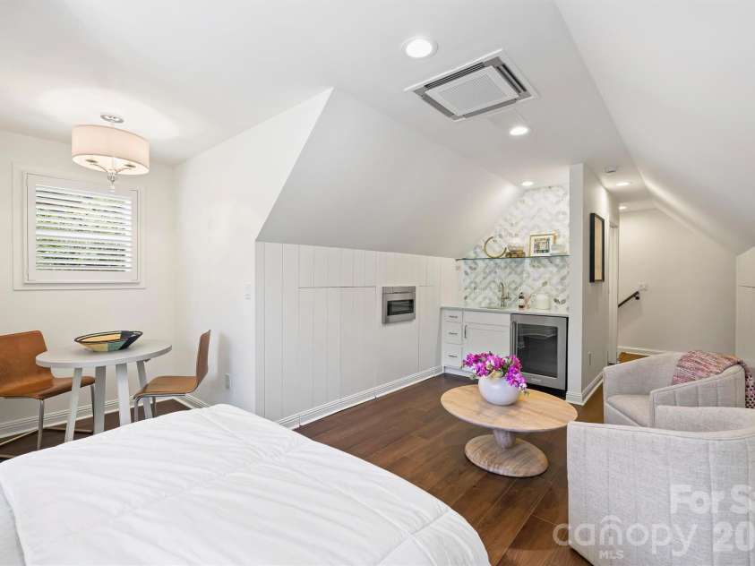3039 Florida Avenue, Charlotte, NC 28205.  MLS# CAR4378723, YatesRealty ID 28172. 