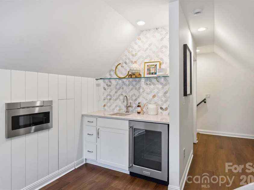 3039 Florida Avenue, Charlotte, NC 28205.  MLS# CAR4378723, YatesRealty ID 28172. 