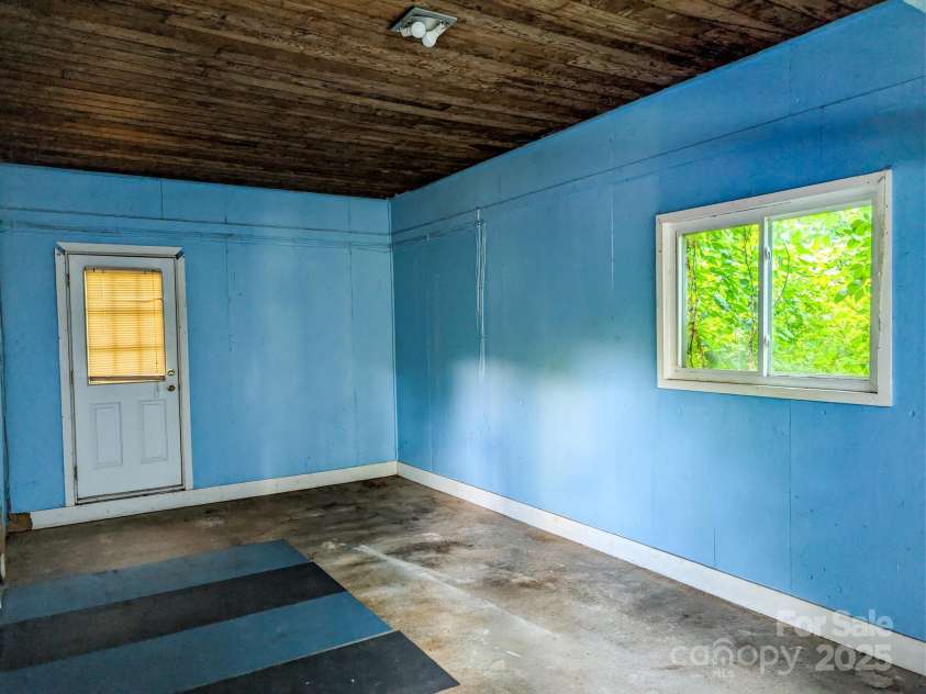 59 Poteat Street, Fletcher, NC 28732.  MLS# CAR4277892, YatesRealty ID 28173. These renters loved vibrant paint.