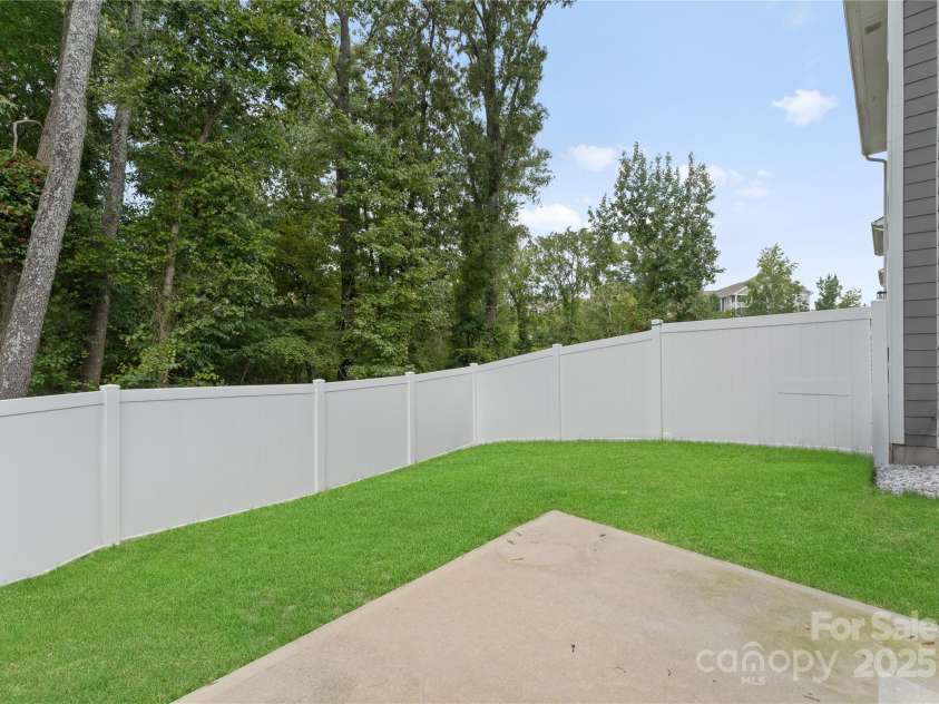 1022 Moffatt Lane, Matthews, NC 28105.  MLS# CAR4275398, YatesRealty ID 28175. 