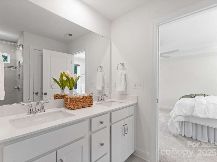 1022 Moffatt Lane, Matthews, NC 28105.  MLS# CAR4275398, YatesRealty ID 28175. Primary Bathroom