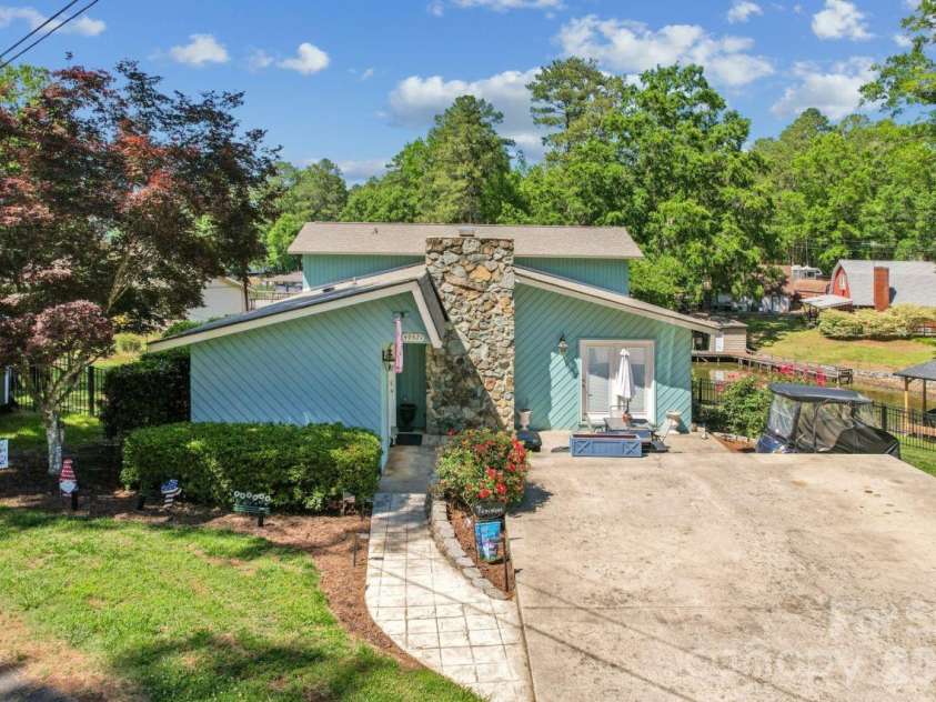 49571 Blackberry Road, Norwood, NC 28128.  MLS# CAR4380046, YatesRealty ID 28176. 