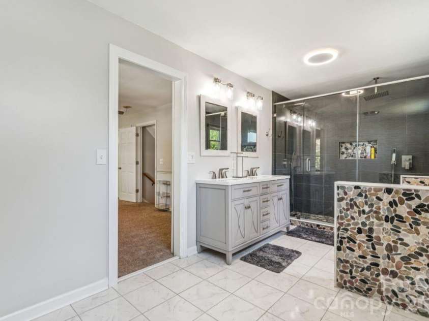 49571 Blackberry Road, Norwood, NC 28128.  MLS# CAR4380046, YatesRealty ID 28176. Primary bath