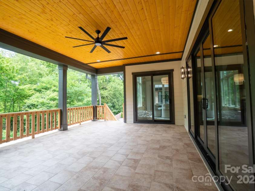 724 Ideal Way, Charlotte, NC 28203.  MLS# CAR4248680, YatesRealty ID 28178. Balcony