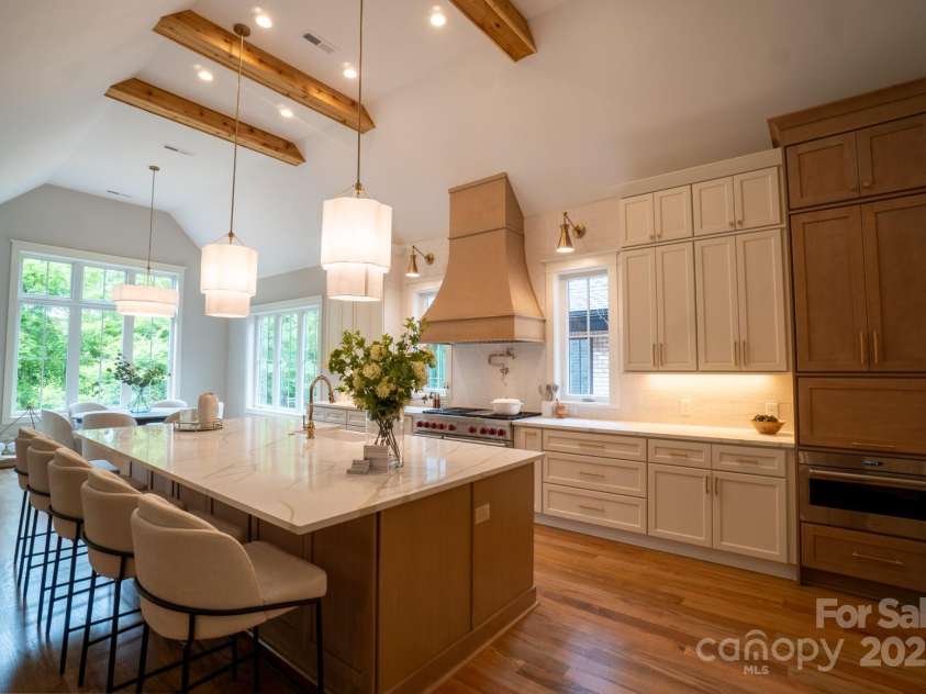 724 Ideal Way, Charlotte, NC 28203.  MLS# CAR4248680, YatesRealty ID 28178. Breakfast Area
