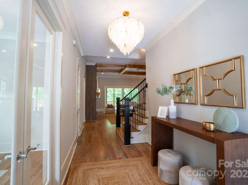 724 Ideal Way, Charlotte, NC 28203.  MLS# CAR4248680, YatesRealty ID 28178. Entrance