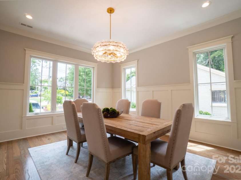 724 Ideal Way, Charlotte, NC 28203.  MLS# CAR4248680, YatesRealty ID 28178. Primary Bedroom