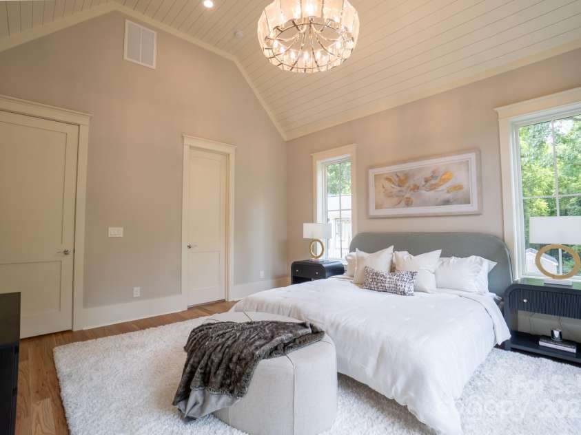 724 Ideal Way, Charlotte, NC 28203.  MLS# CAR4248680, YatesRealty ID 28178. Primary Bedroom