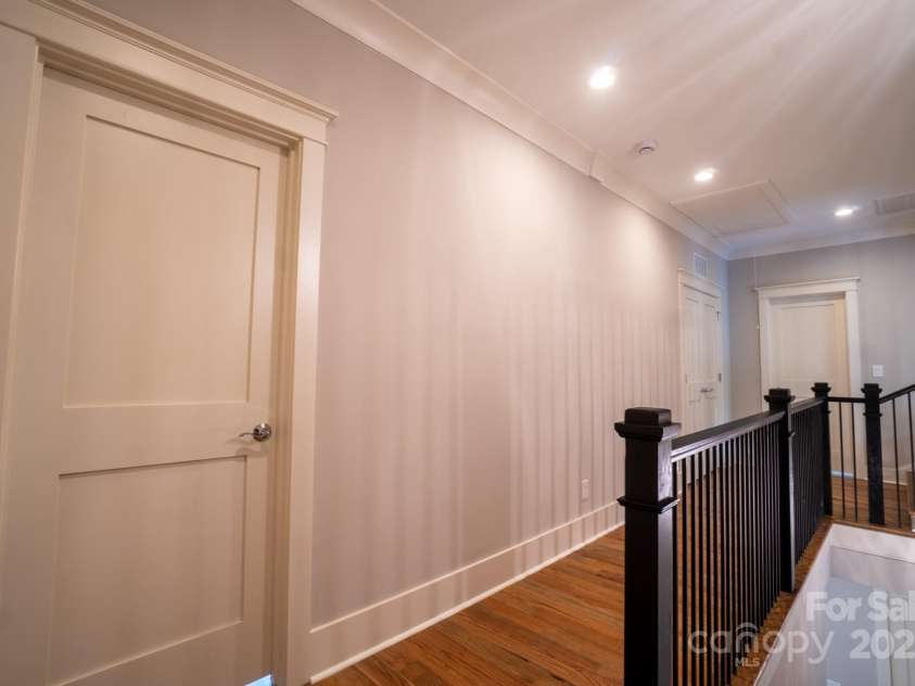 724 Ideal Way, Charlotte, NC 28203.  MLS# CAR4248680, YatesRealty ID 28178. Upstairs Hallway