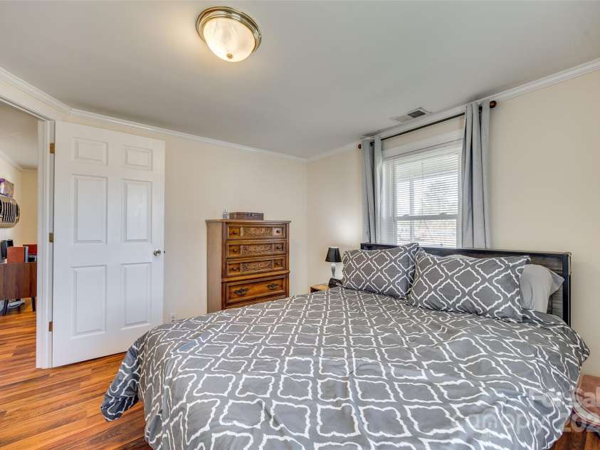 102 Fire Department Drive, Belmont, NC 28012.  MLS# CAR4224750, YatesRealty ID 28179. 