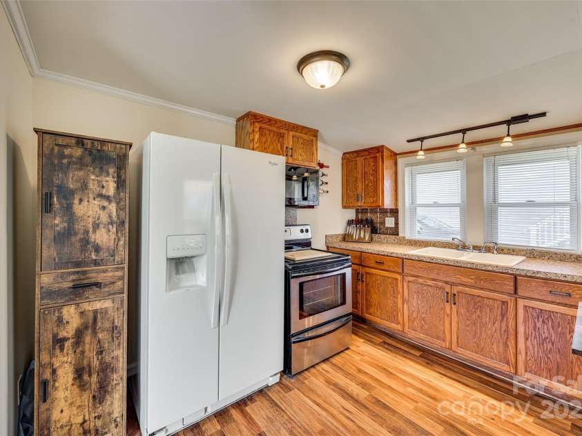 102 Fire Department Drive, Belmont, NC 28012.  MLS# CAR4224750, YatesRealty ID 28179. 