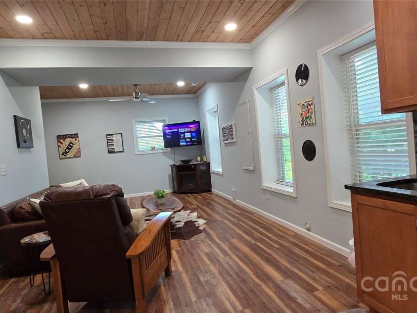 607 Rocky Top Trail, Barnardsville, NC 28709.  MLS# CAR4297170, YatesRealty ID 2818. 