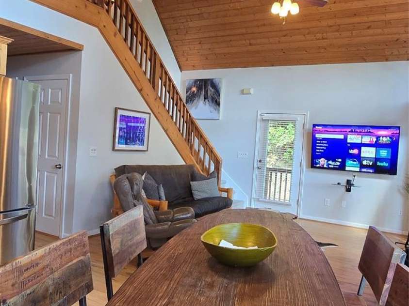 607 Rocky Top Trail, Barnardsville, NC 28709.  MLS# CAR4297170, YatesRealty ID 2818. 