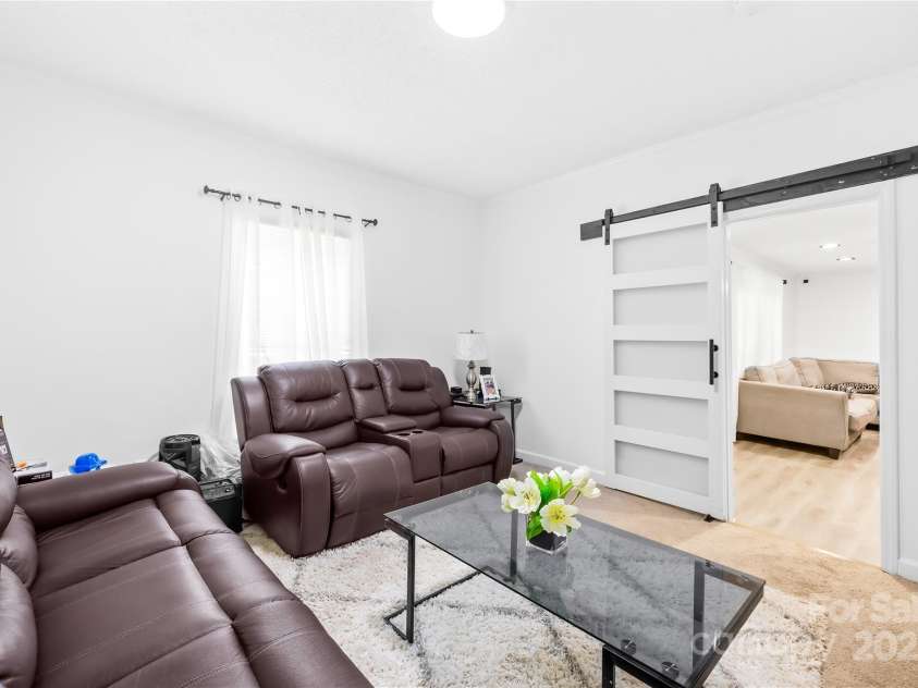 911 Wilson W Lee Boulevard, Statesville, NC 28677.  MLS# CAR4285445, YatesRealty ID 2818. 