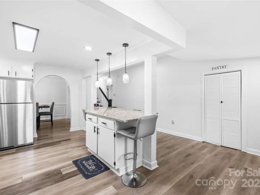 911 Wilson W Lee Boulevard, Statesville, NC 28677.  MLS# CAR4285445, YatesRealty ID 2818. 