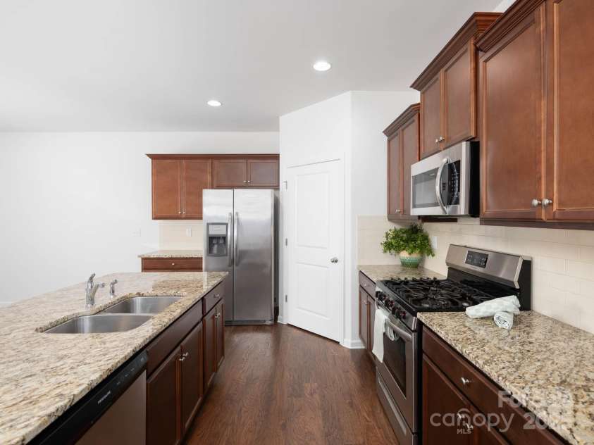 170 Atwater Landing Drive, Mooresville, NC 28117.  MLS# CAR4249384, YatesRealty ID 28180. 