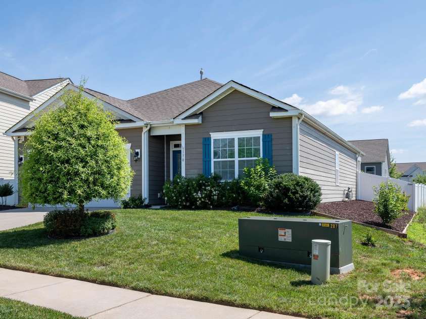 170 Atwater Landing Drive, Mooresville, NC 28117.  MLS# CAR4321986, YatesRealty ID 28180. 