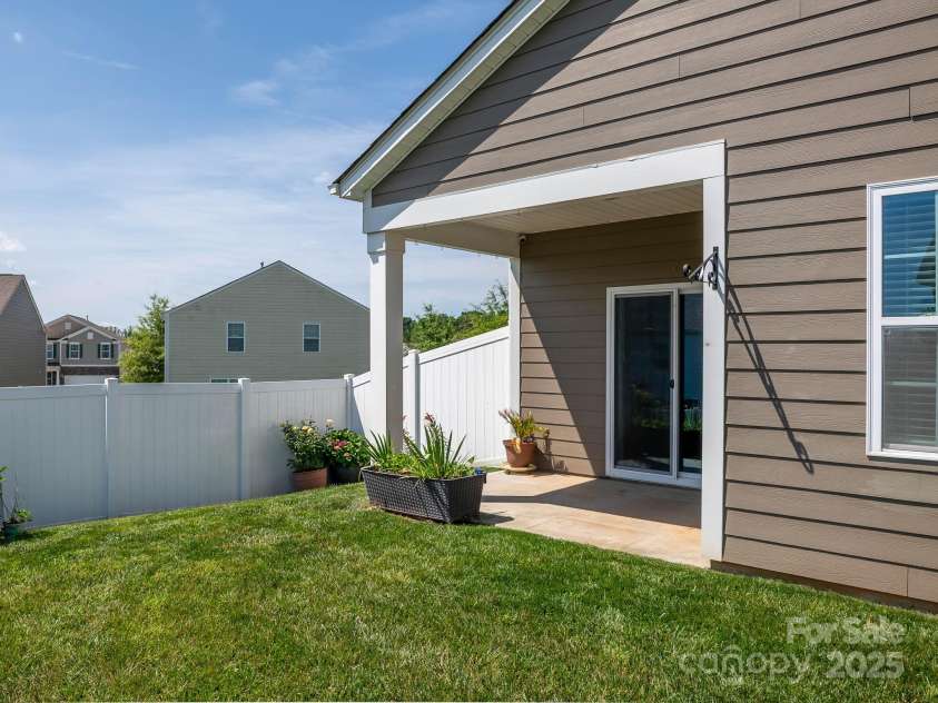 170 Atwater Landing Drive, Mooresville, NC 28117.  MLS# CAR4321986, YatesRealty ID 28180. 