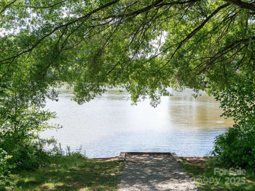 170 Atwater Landing Drive, Mooresville, NC 28117.  MLS# CAR4321986, YatesRealty ID 28180. 