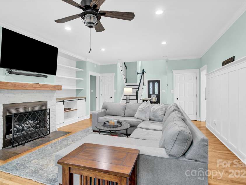 832 Kemp Road, Mooresville, NC 28117.  MLS# CAR4264266, YatesRealty ID 28181. Family Room with gas fireplace.  Gas not hooked up.