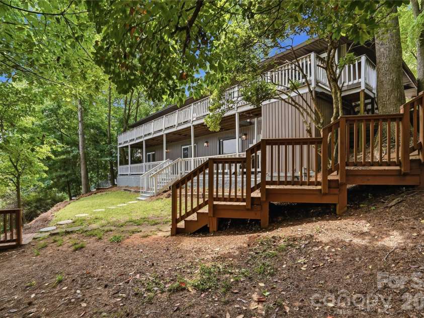 1113 Palmyra Drive, Tega Cay, SC 29708.  MLS# CAR4379735, YatesRealty ID 28182. 