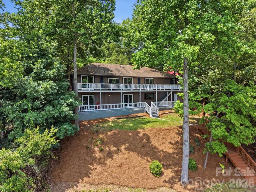 1113 Palmyra Drive, Tega Cay, SC 29708.  MLS# CAR4379735, YatesRealty ID 28182. 