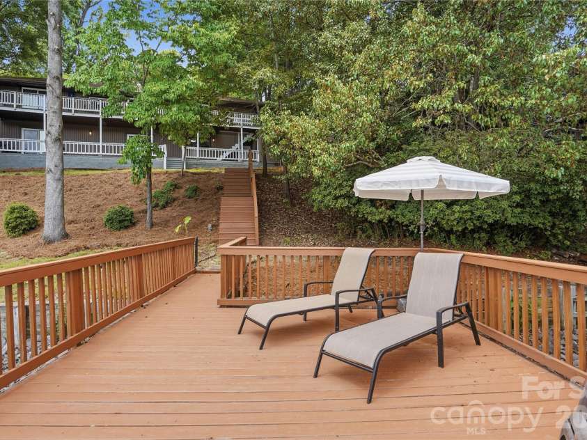 1113 Palmyra Drive, Tega Cay, SC 29708.  MLS# CAR4379735, YatesRealty ID 28182. 
