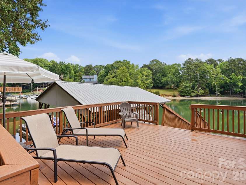 1113 Palmyra Drive, Tega Cay, SC 29708.  MLS# CAR4379735, YatesRealty ID 28182. 