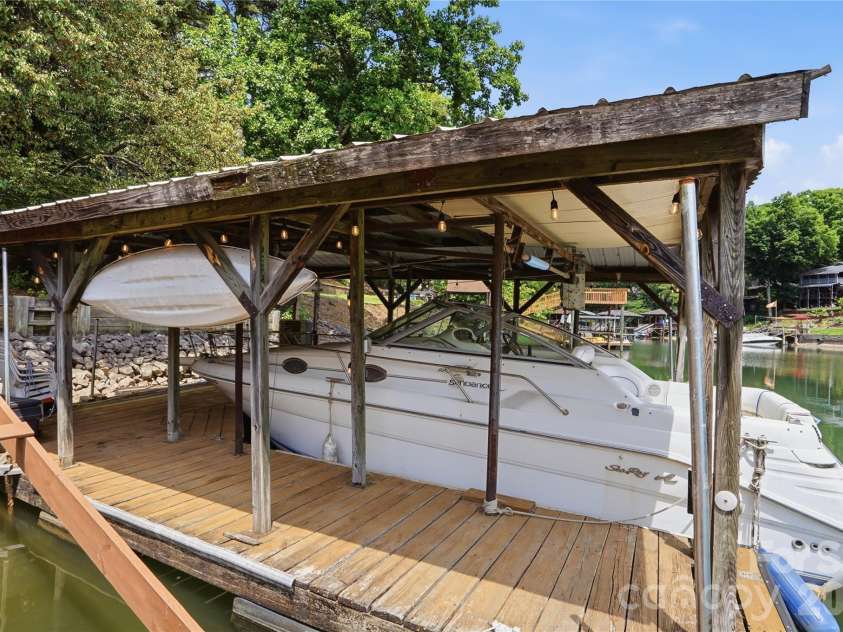 1113 Palmyra Drive, Tega Cay, SC 29708.  MLS# CAR4379735, YatesRealty ID 28182. 