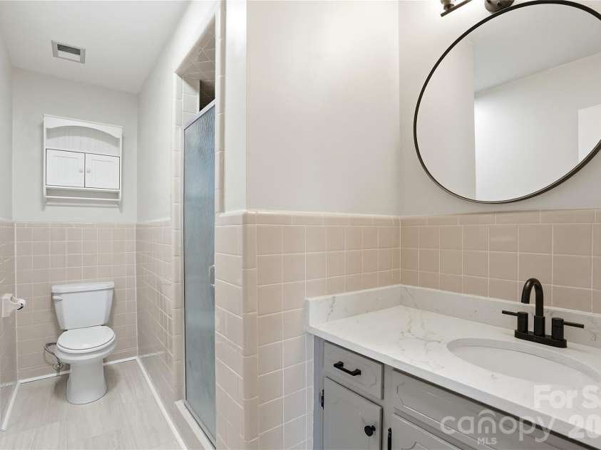 1113 Palmyra Drive, Tega Cay, SC 29708.  MLS# CAR4379735, YatesRealty ID 28182. Full bath