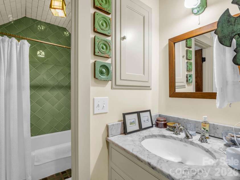 46 Cheshire Drive, Black Mountain, NC 28711.  MLS# CAR4385078, YatesRealty ID 28183. 