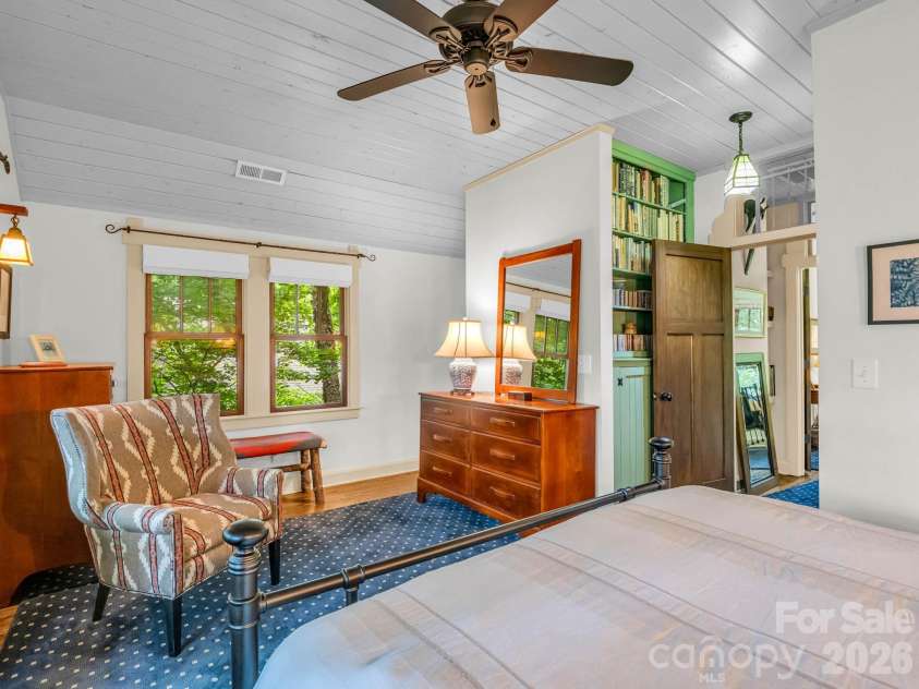 46 Cheshire Drive, Black Mountain, NC 28711.  MLS# CAR4385078, YatesRealty ID 28183. 