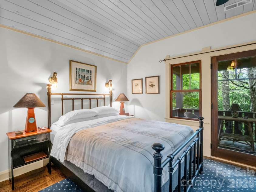 46 Cheshire Drive, Black Mountain, NC 28711.  MLS# CAR4385078, YatesRealty ID 28183. 
