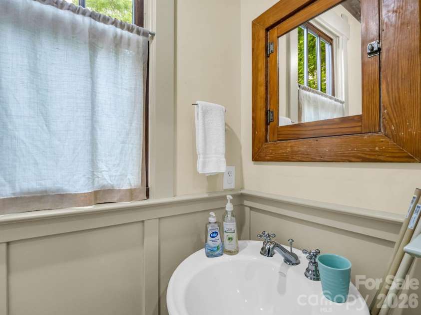 46 Cheshire Drive, Black Mountain, NC 28711.  MLS# CAR4385078, YatesRealty ID 28183. 