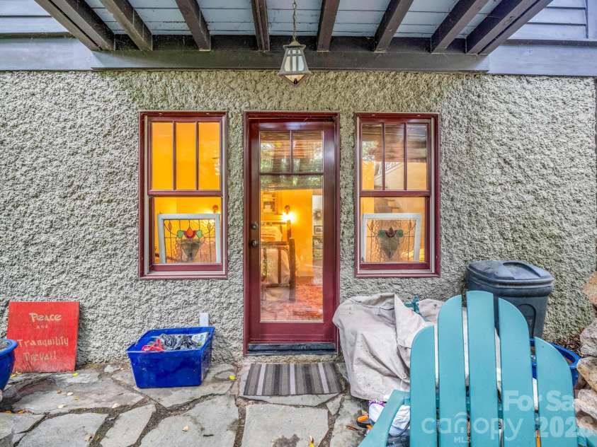 46 Cheshire Drive, Black Mountain, NC 28711.  MLS# CAR4385078, YatesRealty ID 28183. 